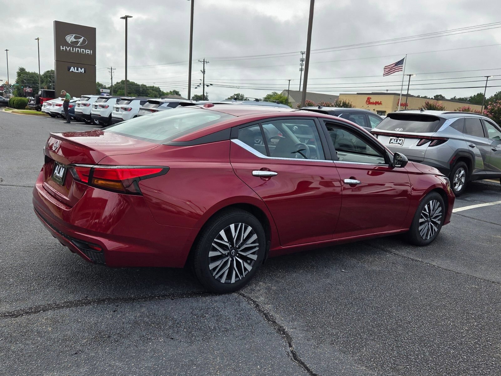 Used 2025 Nissan Altima 2.5 SV FWD image 12