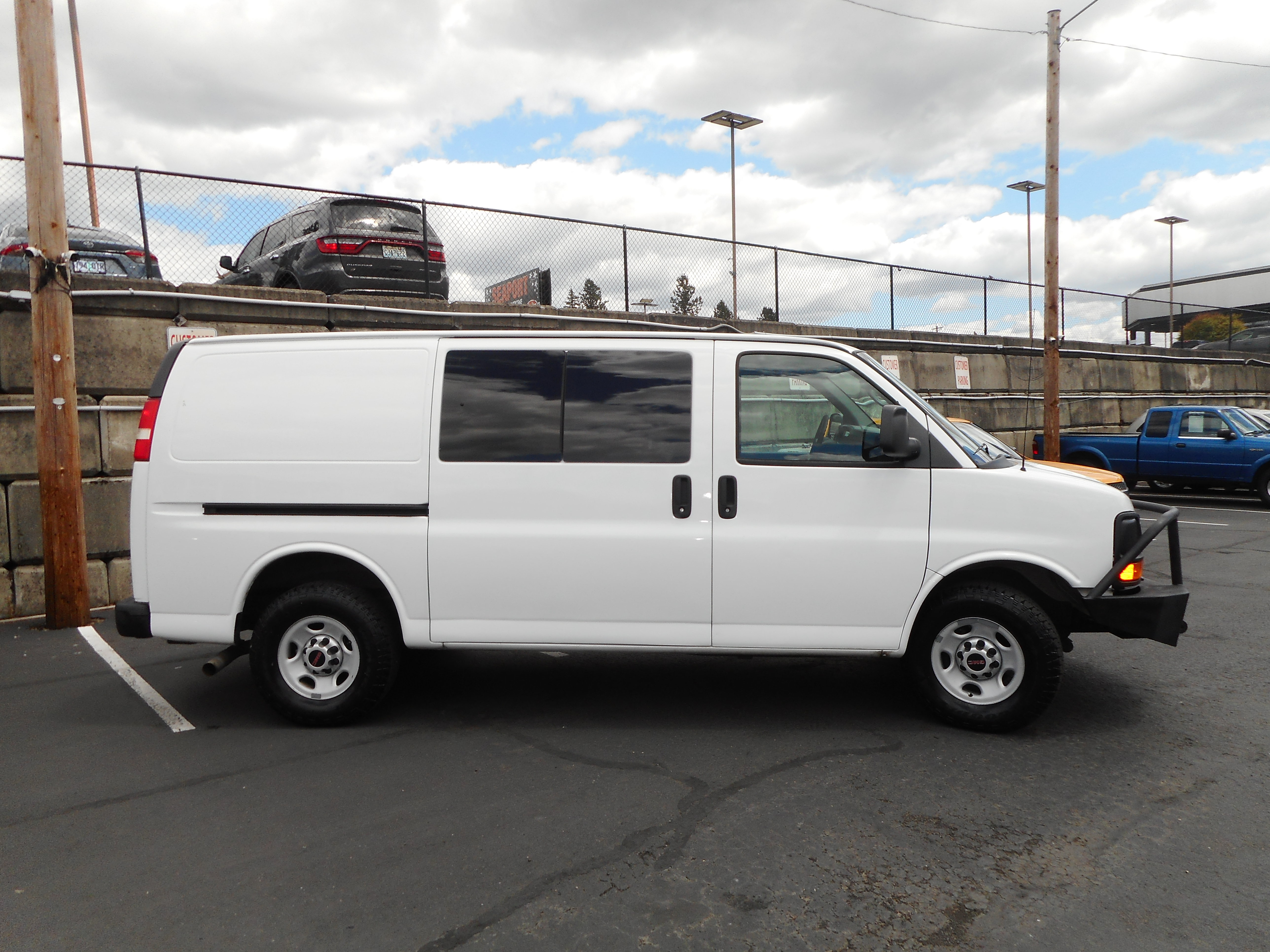 Used 2013 GMC Savana 3500 w/ Power Package RWD image 6