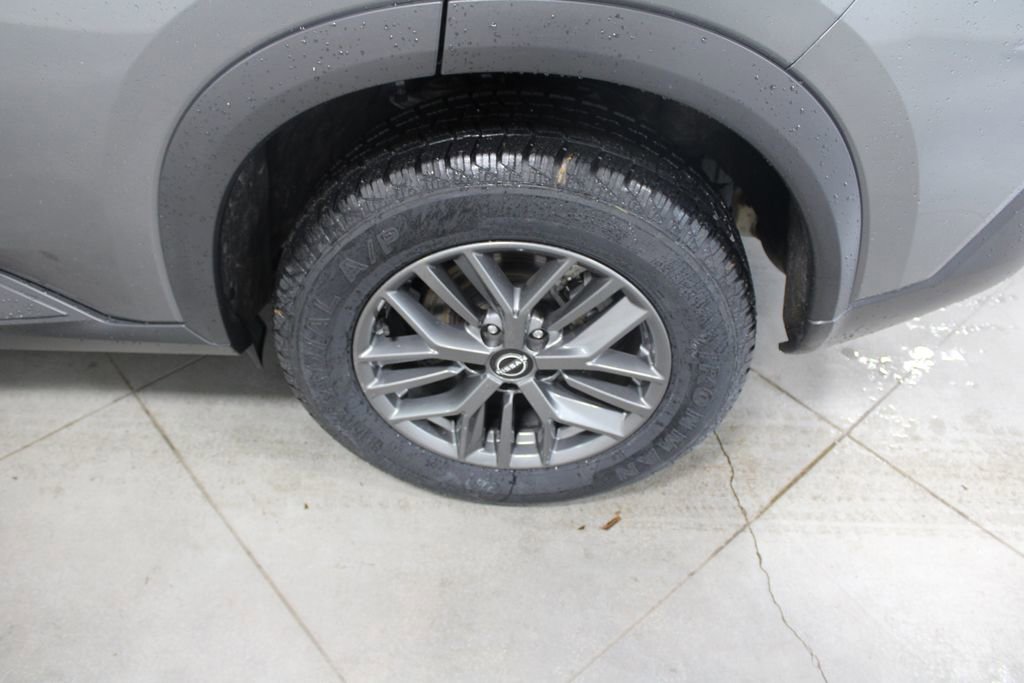 Used 2023 Nissan Rogue S image 52