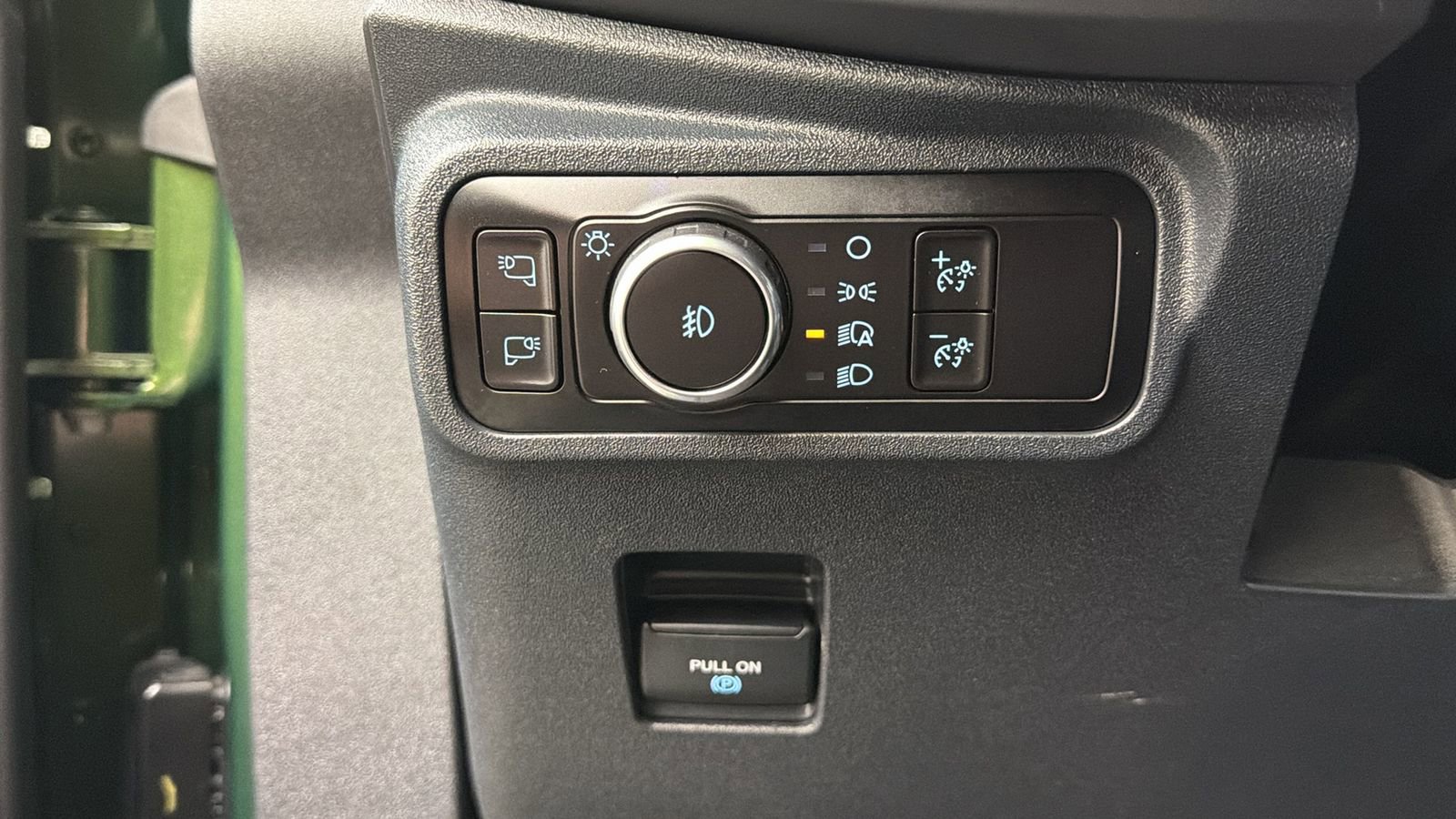 Used 2025 Ford Bronco Badlands image 30