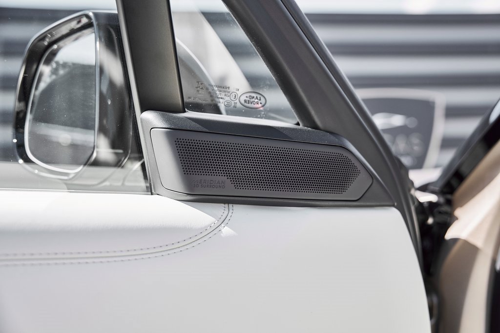 Used 2026 Land Rover Range Rover Long Wheelbase SE image 33