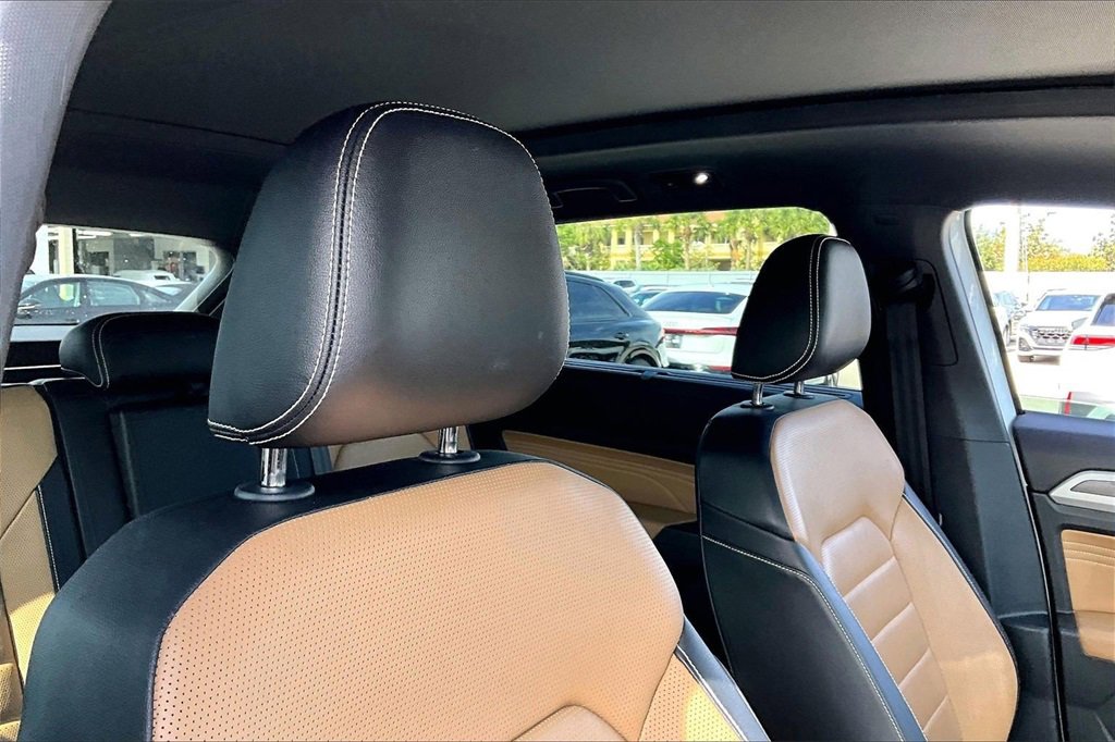 Certified 2023 Volkswagen Atlas Cross Sport SEL Premium R-Line image 22