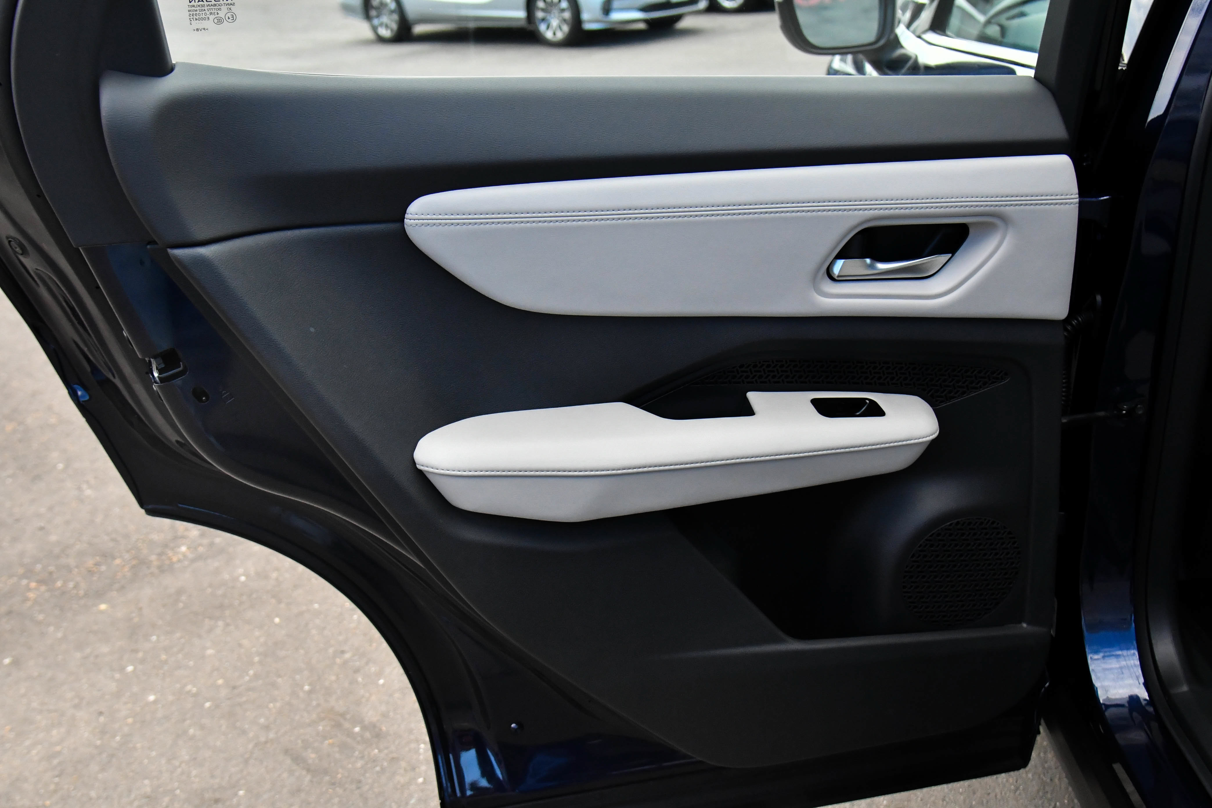 Used 2023 Nissan Ariya FWD image 39