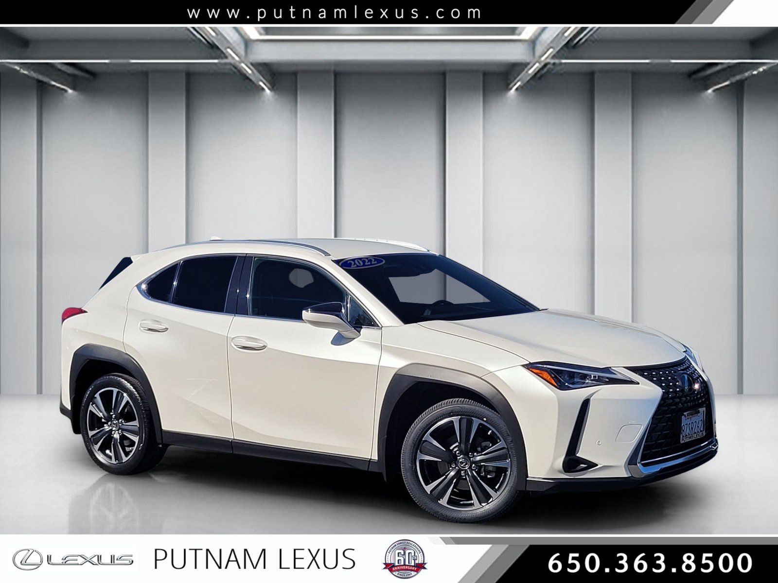 Certified 2022 Lexus UX 200 w/ Accessory Package (Z2)
