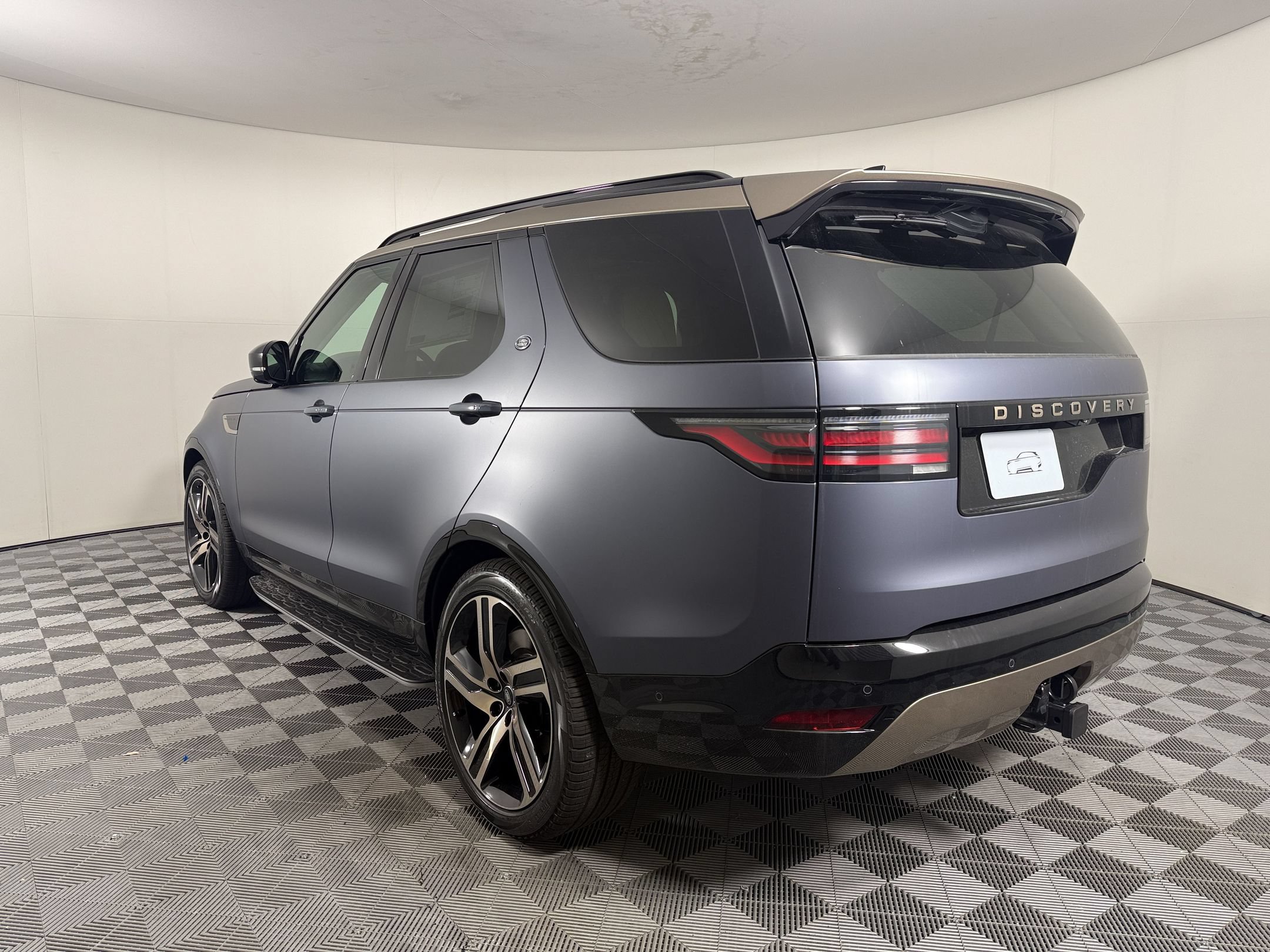 New 2026 Land Rover Discovery Limited Edition AWD/4WD image 3