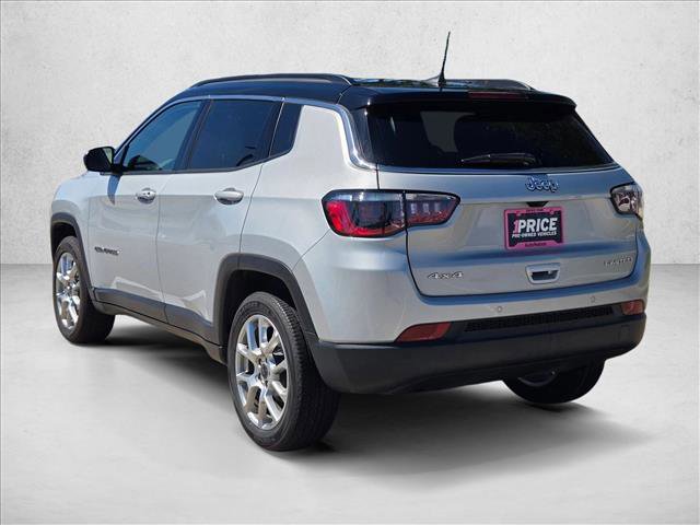 Used 2025 Jeep Compass Limited image 8