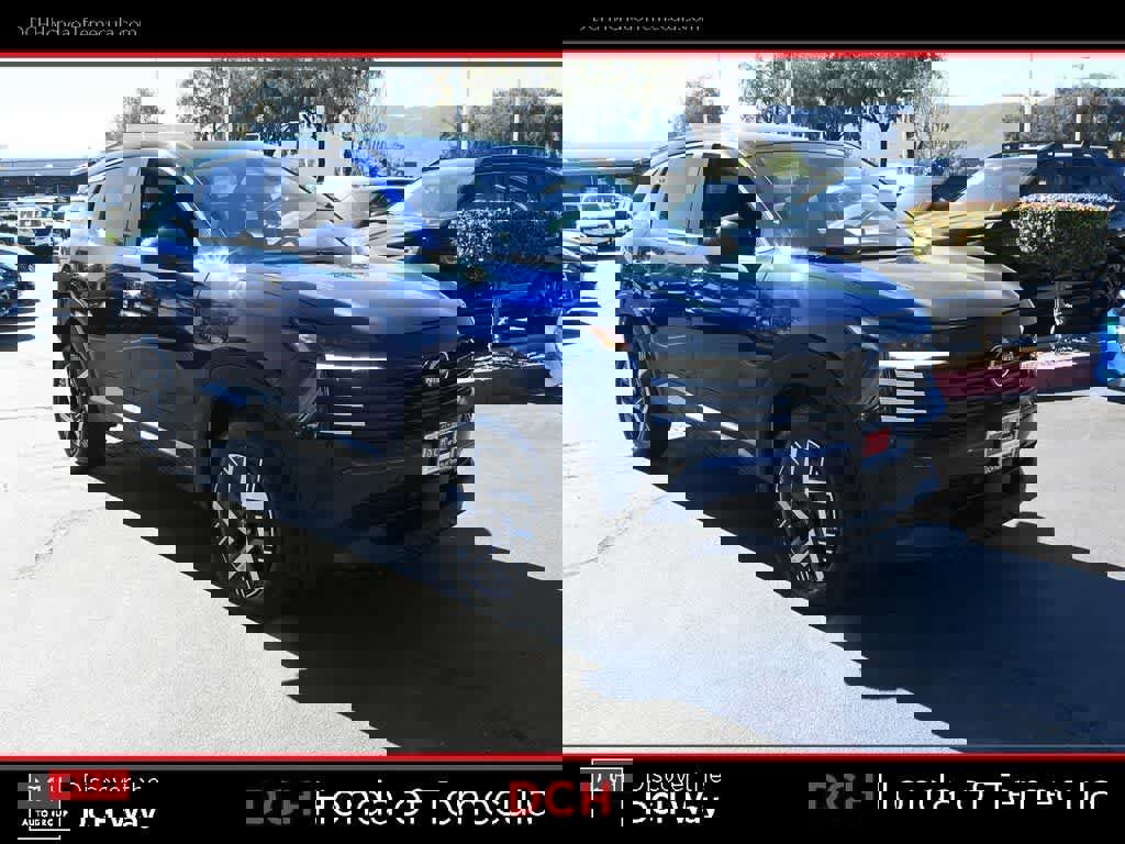 Used 2025 Nissan Kicks SV FWD image 3