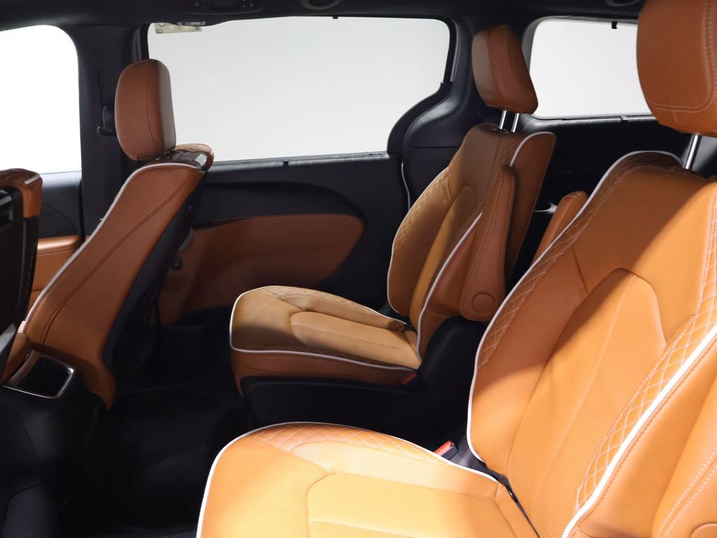 New 2026 Chrysler Pacifica Pinnacle AWD/4WD image 10