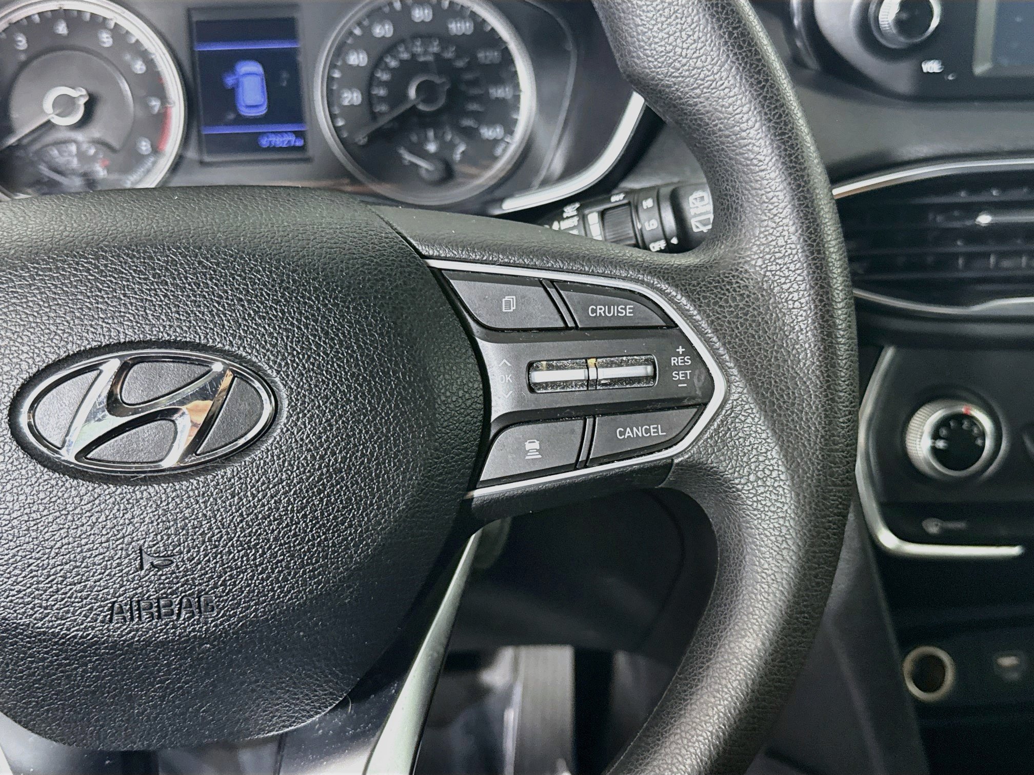 Used 2020 Hyundai Santa Fe SE AWD/4WD image 15