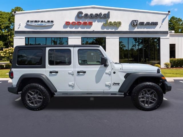 Used 2025 Jeep Wrangler Unlimited Sport AWD/4WD image 3