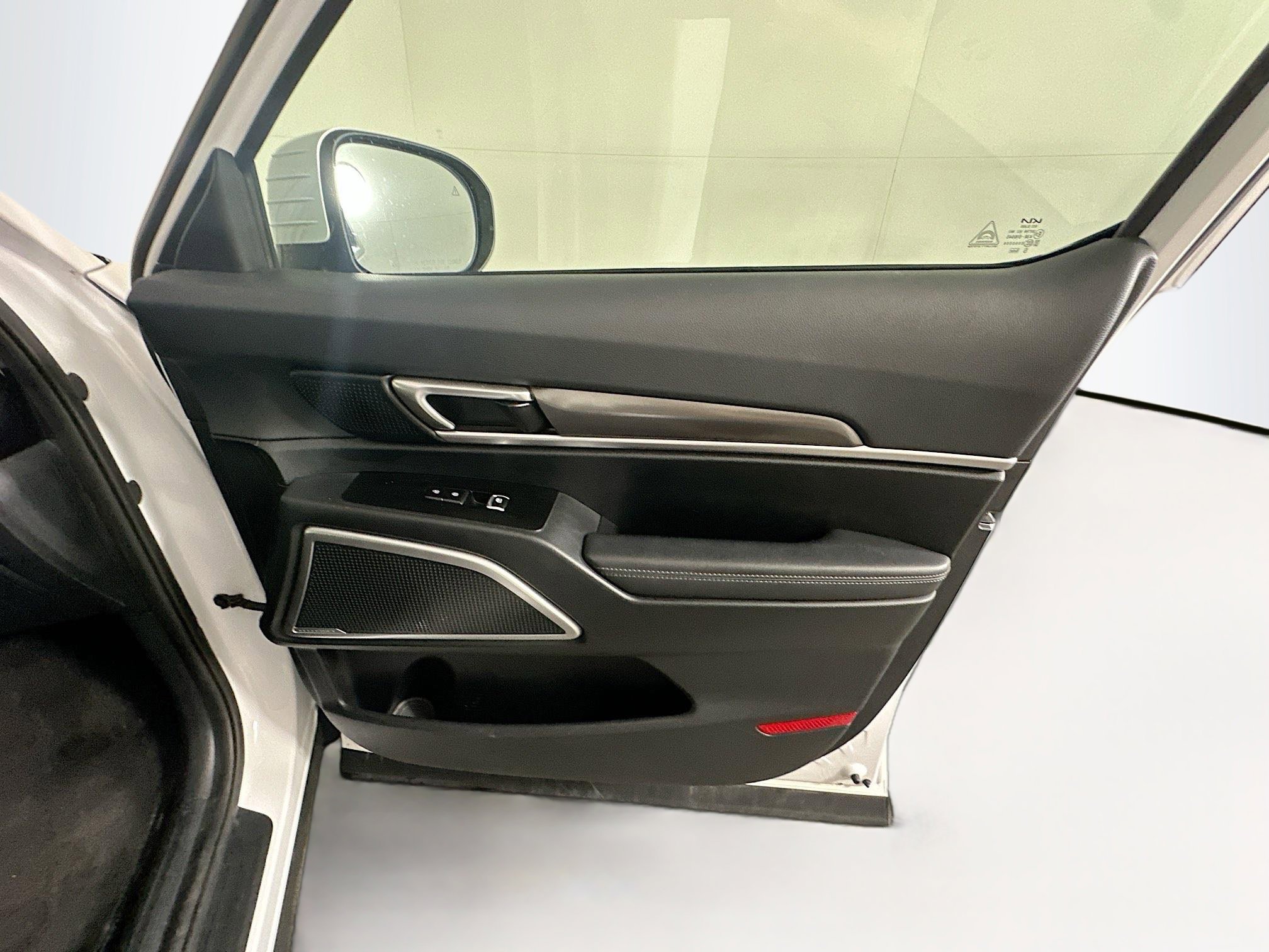 Used 2025 Kia Telluride S FWD image 35