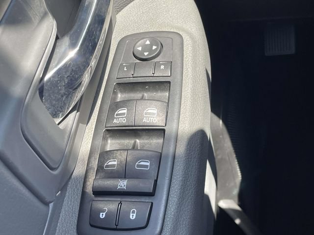 Used 2019 RAM 1500 Classic SLT AWD/4WD image 22