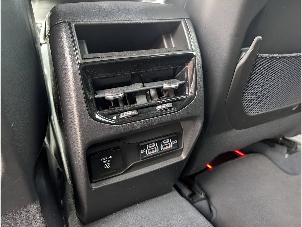 Used 2023 Jeep Grand Cherokee Altitude RWD image 24