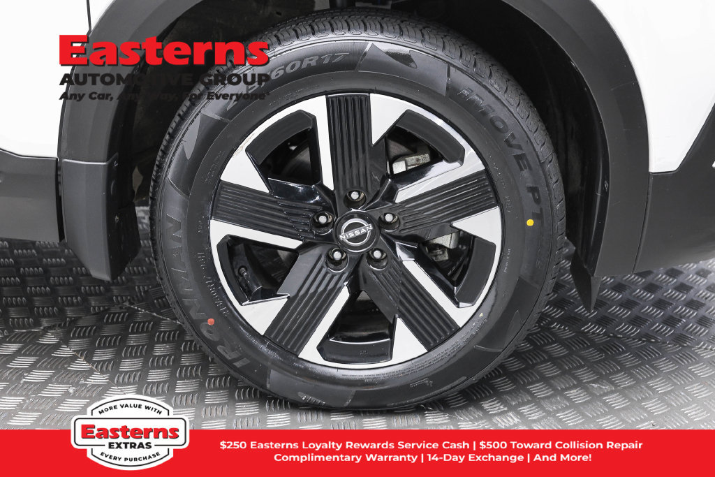 Used 2025 Nissan Kicks SV w/ SV Premium Package AWD/4WD image 33