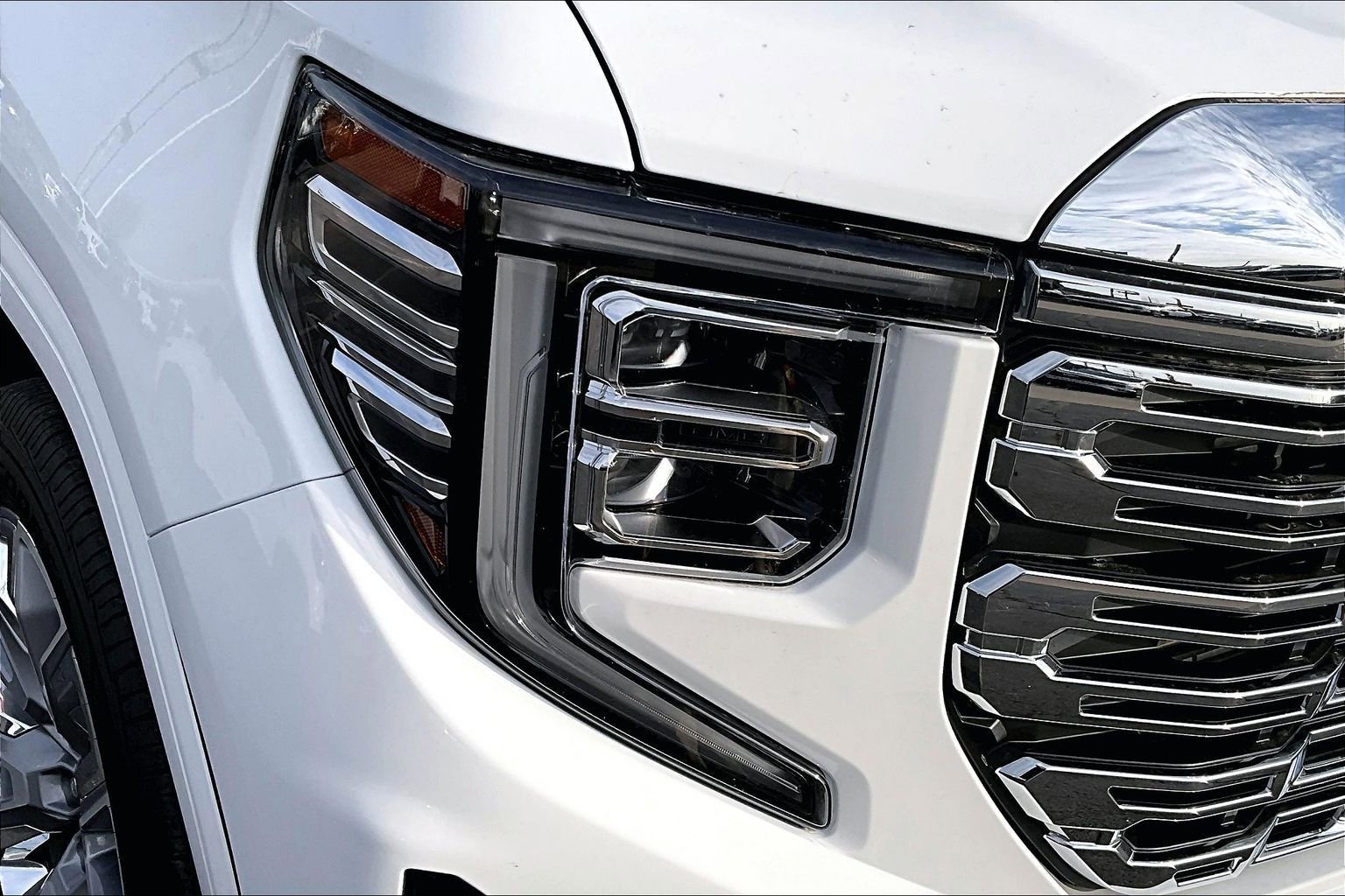 Used 2022 GMC Sierra 1500 Denali w/ Denali Reserve Package image 32
