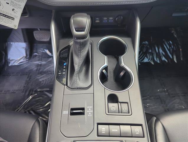 Used 2022 Toyota Highlander XLE FWD image 16