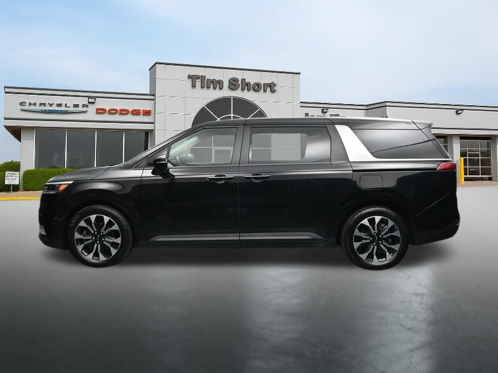 Used 2024 Kia Carnival EX FWD image 2