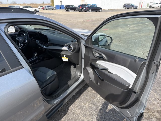 New 2026 Chevrolet Trax LT w/ LT Convenience Package image 28