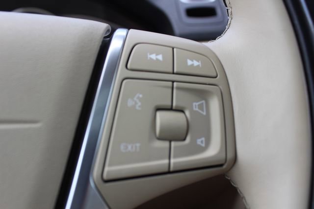 Used 2016 Volvo XC70 T5 Premier w/ Proximity Package AWD/4WD image 29
