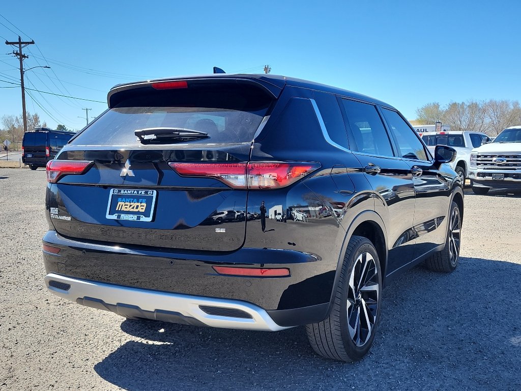 Used 2022 Mitsubishi Outlander SEL Black Edition image 6