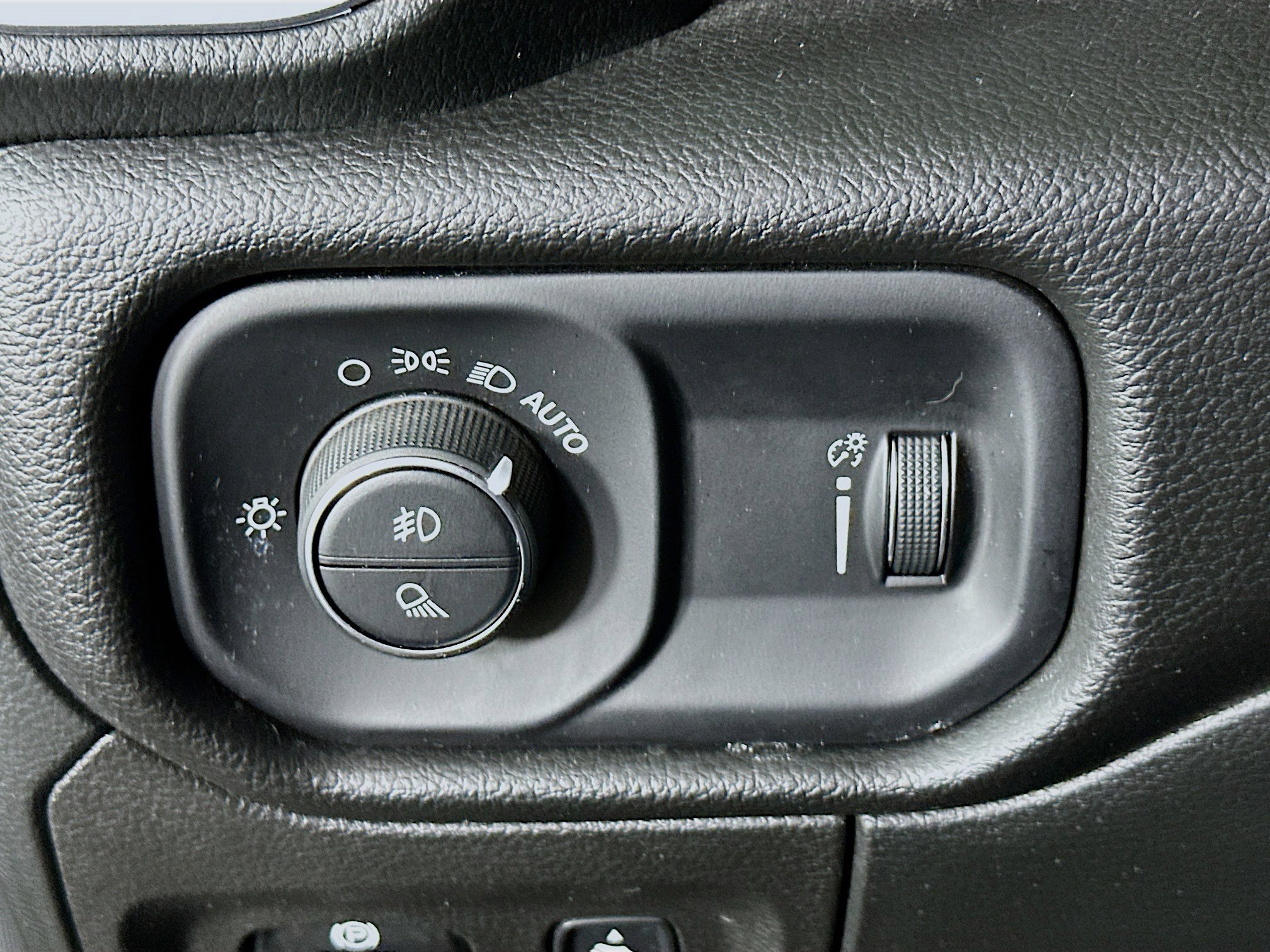 Used 2022 RAM 1500 Big Horn AWD/4WD image 16