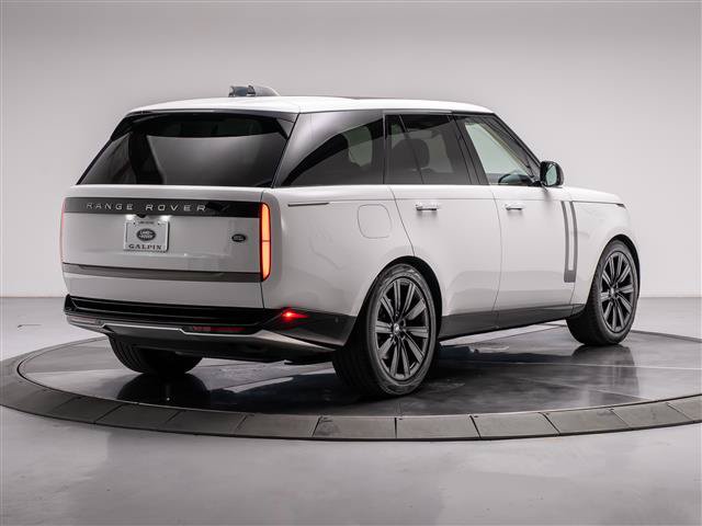 Used 2023 Land Rover Range Rover SE AWD/4WD image 5