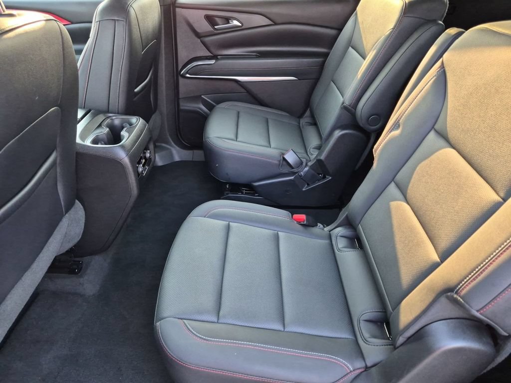 Used 2025 Chevrolet Traverse Z71 AWD/4WD image 30