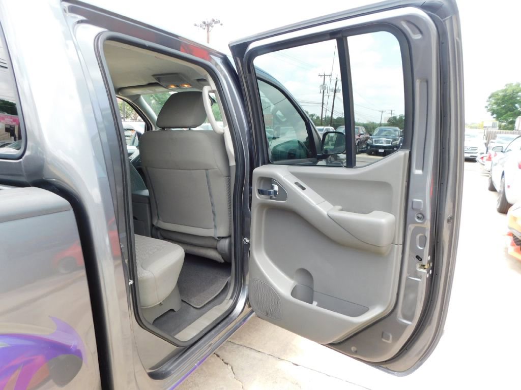 Used 2019 Nissan Frontier SV image 36
