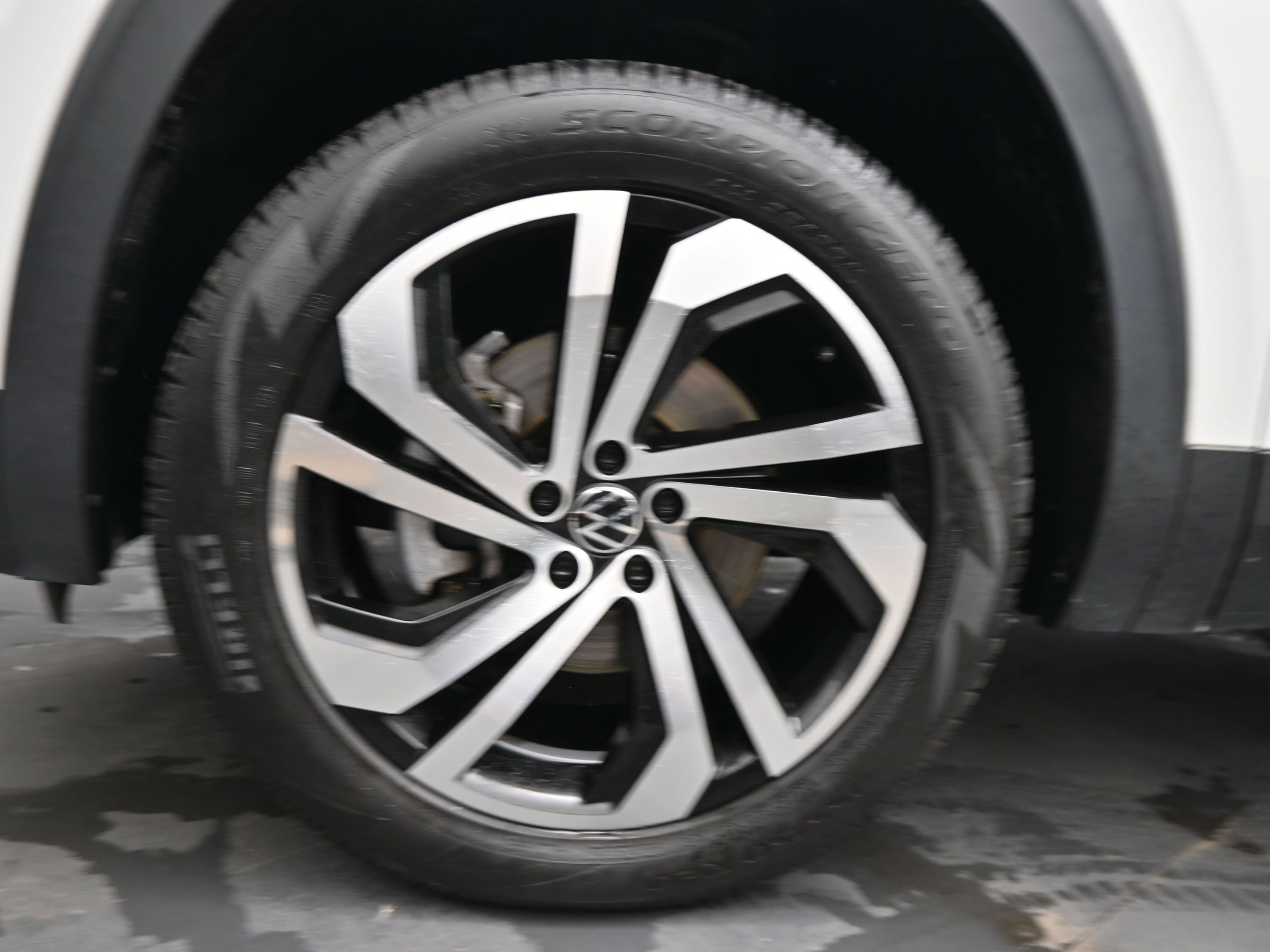 Used 2021 Volkswagen Atlas SEL Premium image 11