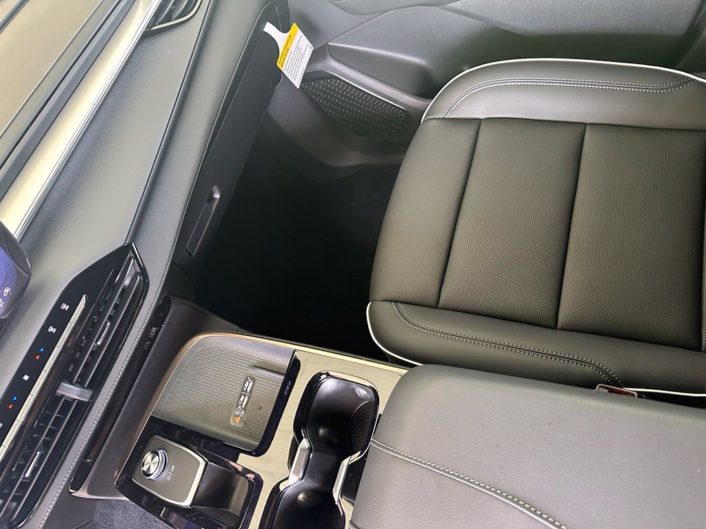 New 2026 Buick Enclave Avenir w/ Super Cruise Package FWD image 25
