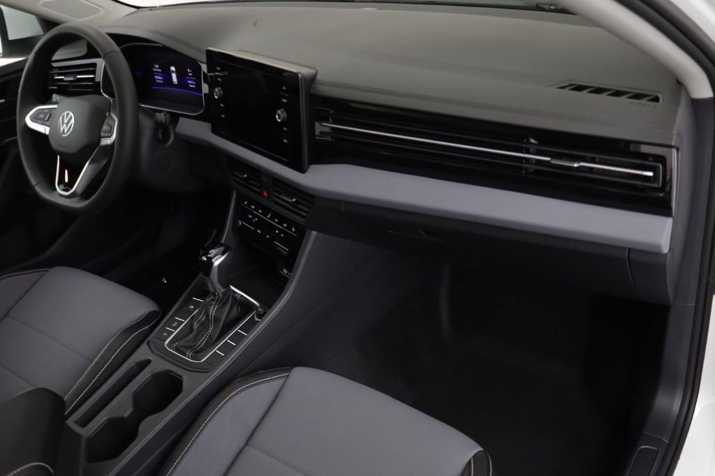 New 2026 Volkswagen Jetta SE FWD image 20