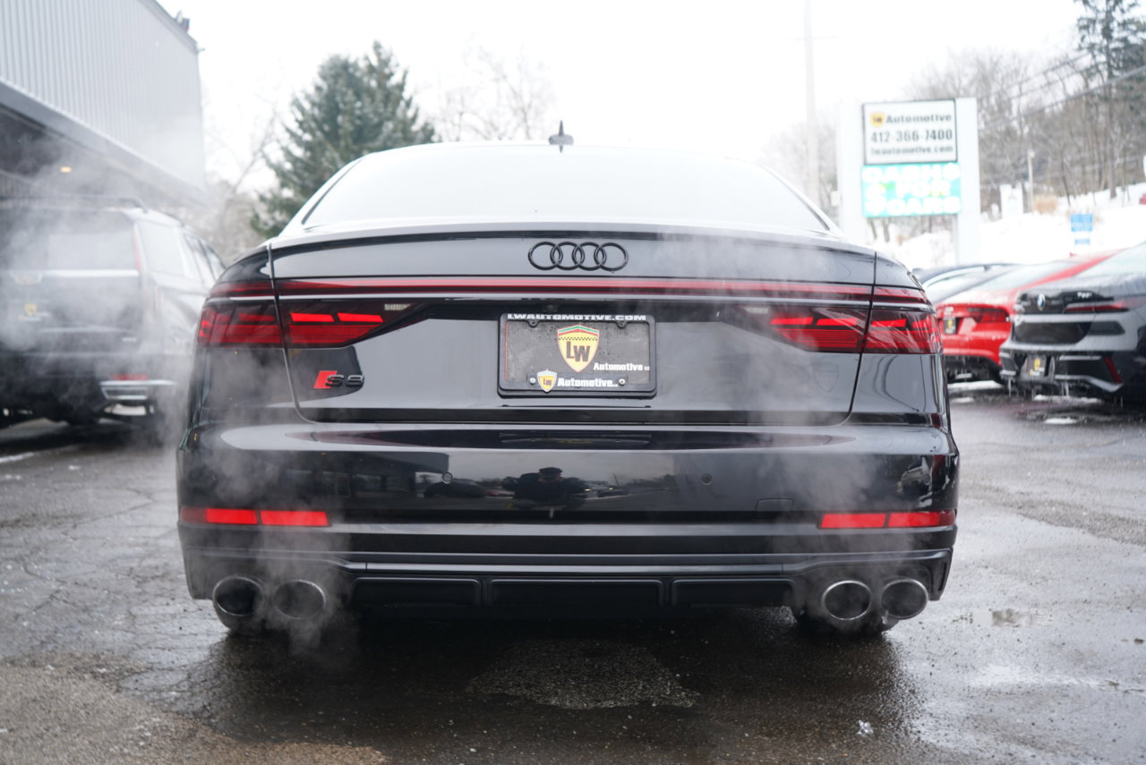 Used 2022 Audi S8 w/ S8 Comfort Plus Package image 8