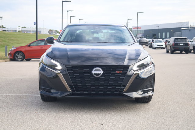 Certified 2025 Nissan Altima 2.5 SR AWD/4WD image 2
