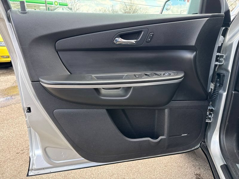 Used 2012 GMC Acadia SLT FWD image 9