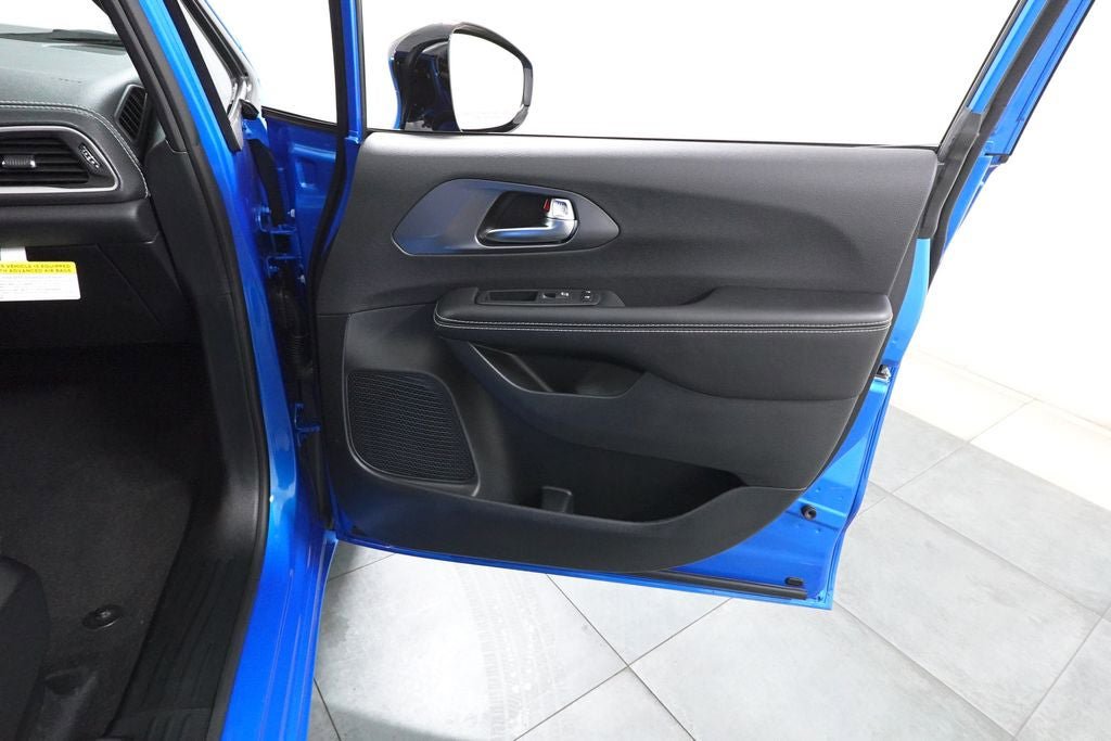 New 2026 Chrysler Pacifica Select w/ S Appearance Package FWD image 29