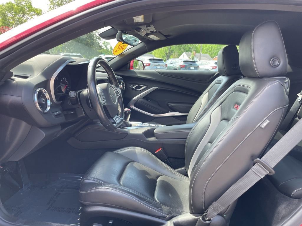 Used 2021 Chevrolet Camaro SS RWD image 4