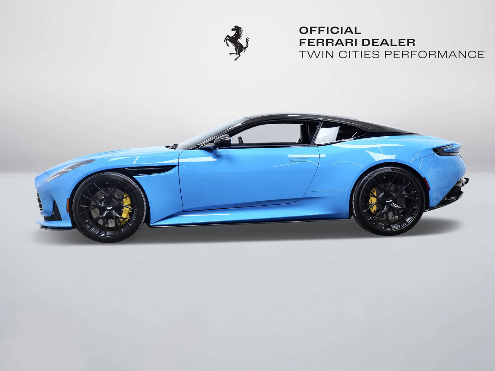 Used 2024 Aston Martin DB12 Coupe image 2