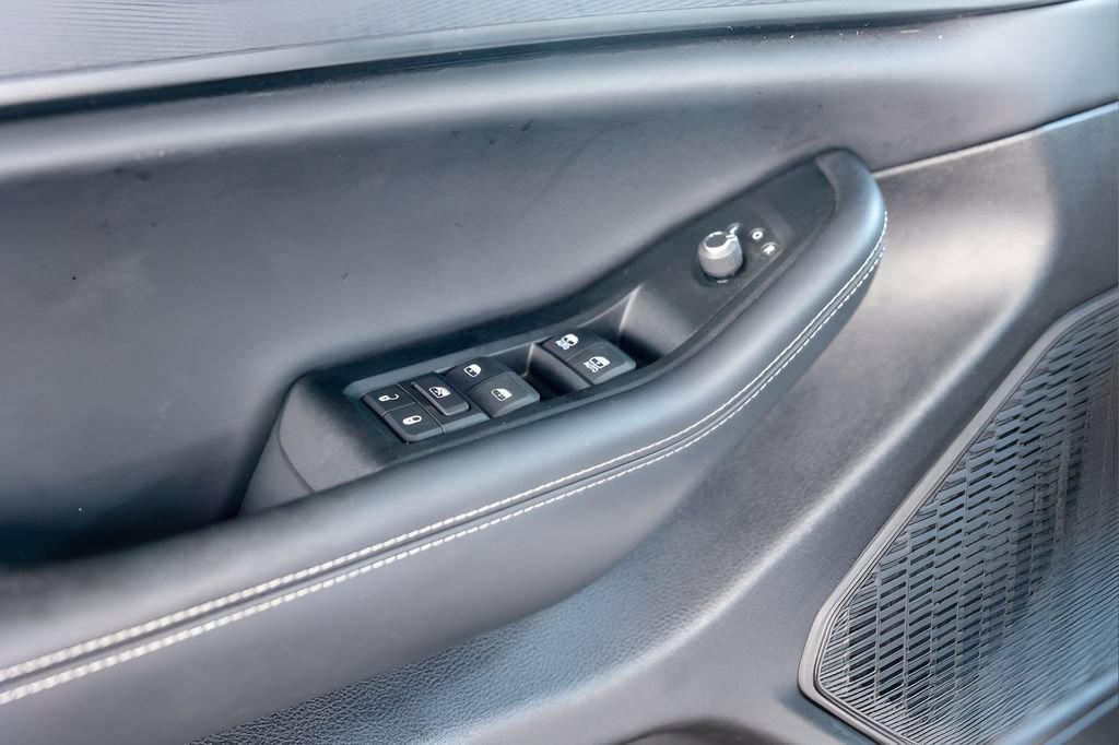 Used 2024 Jeep Grand Cherokee Altitude AWD/4WD image 33