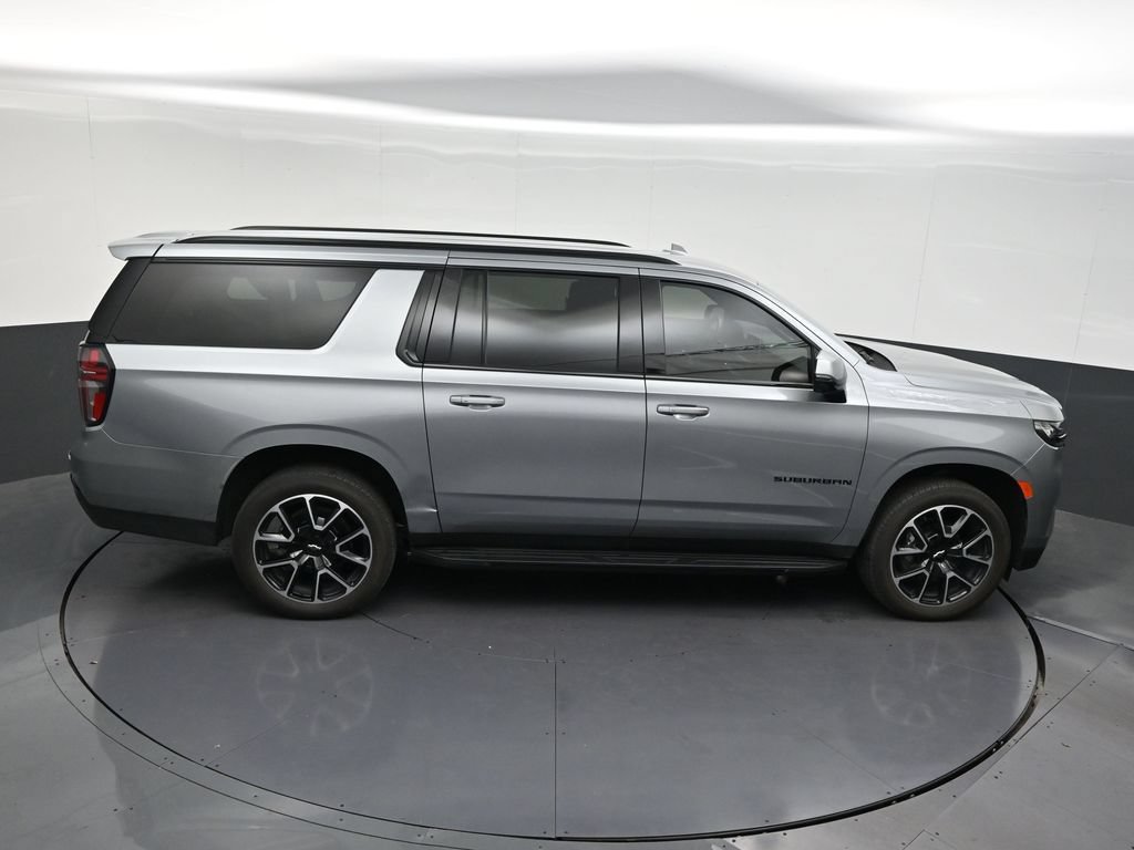 Used 2024 Chevrolet Suburban RST w/ Luxury Package RWD image 22