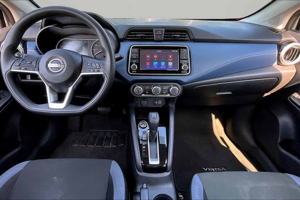 Used 2025 Nissan Versa SV FWD image 7