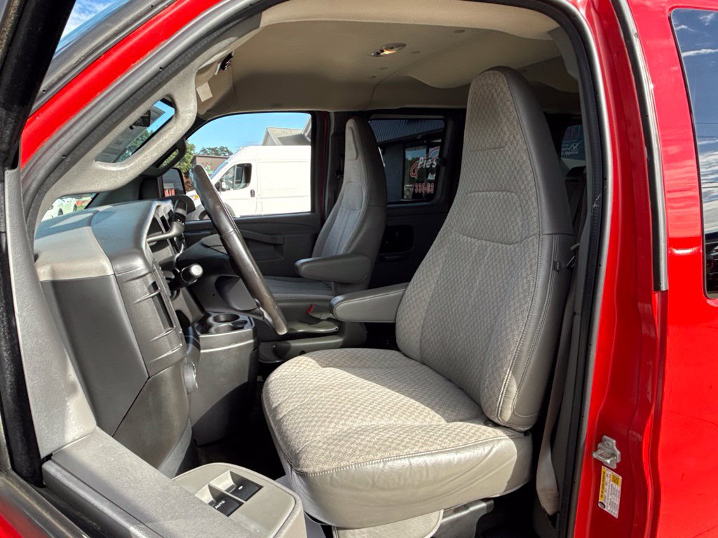Used 2016 Chevrolet Express 3500 LT w/ LT Preferred Equipment Group RWD image 2