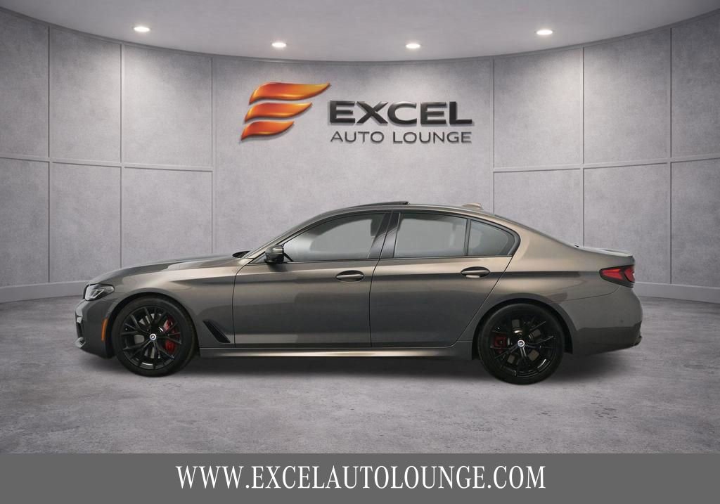 Used 2023 BMW M550i xDrive w/ Dynamic Handling Package AWD/4WD image 3