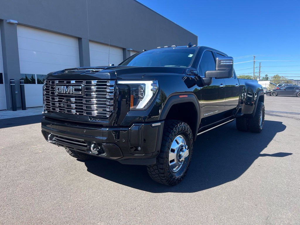 Used 2026 GMC Sierra 3500 Denali Ultimate AWD/4WD image 3