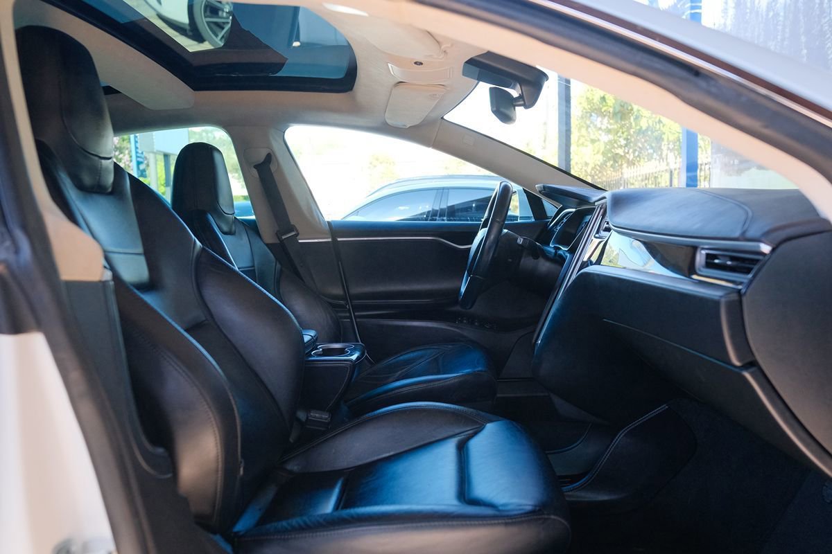 Used 2015 Tesla Model S 70 RWD image 26
