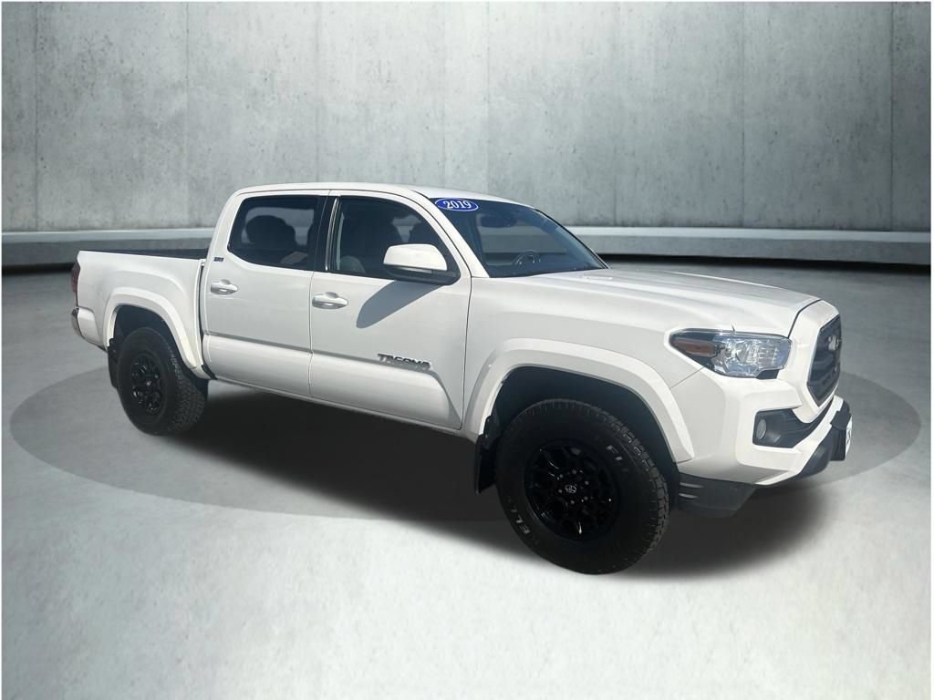 Used 2019 Toyota Tacoma SR5 AWD/4WD image 8