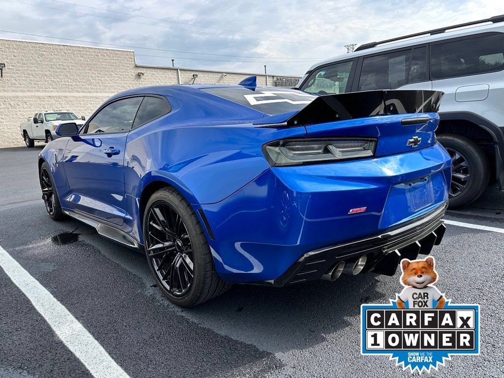 Used 2018 Chevrolet Camaro SS RWD image 3