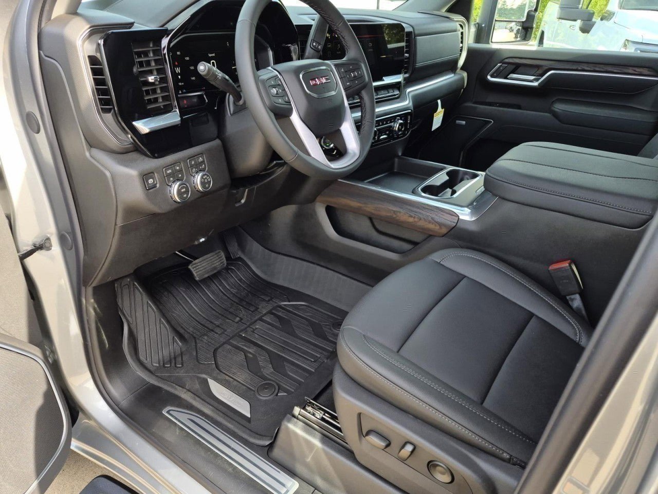 New 2026 GMC Sierra 3500 SLT w/ Texas SLT Premium Package AWD/4WD image 9