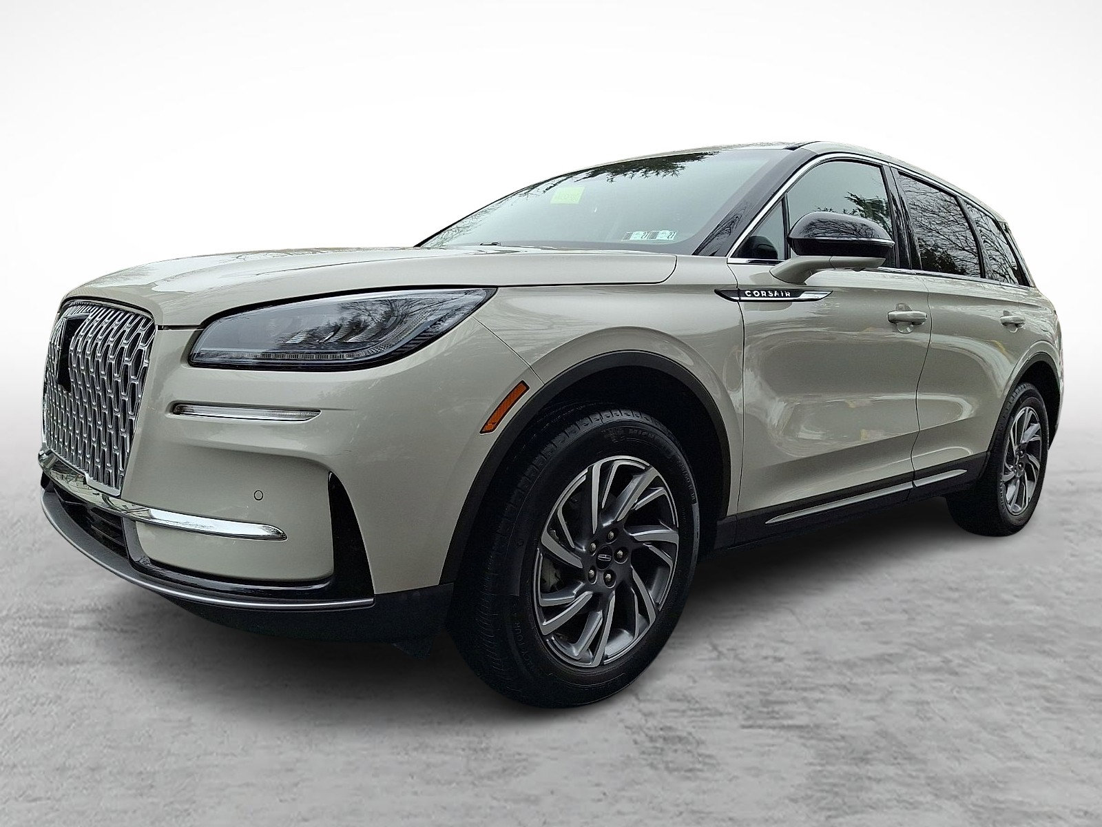 Used 2024 Lincoln Corsair AWD w/ Equipment Group 101A image 3