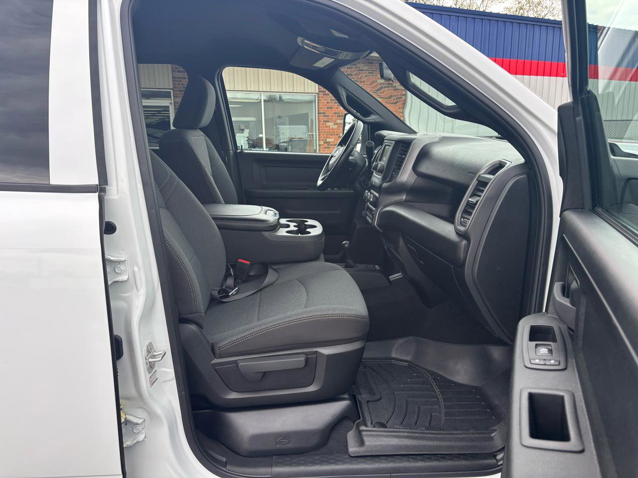 Used 2024 RAM 2500 Tradesman w/ Chrome Appearance Group AWD/4WD image 14