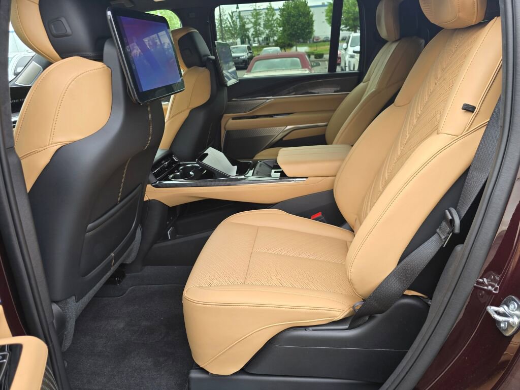 New 2026 Cadillac Escalade IQL Sport 2 image 17